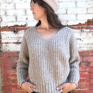 Bare Knitwear v neck